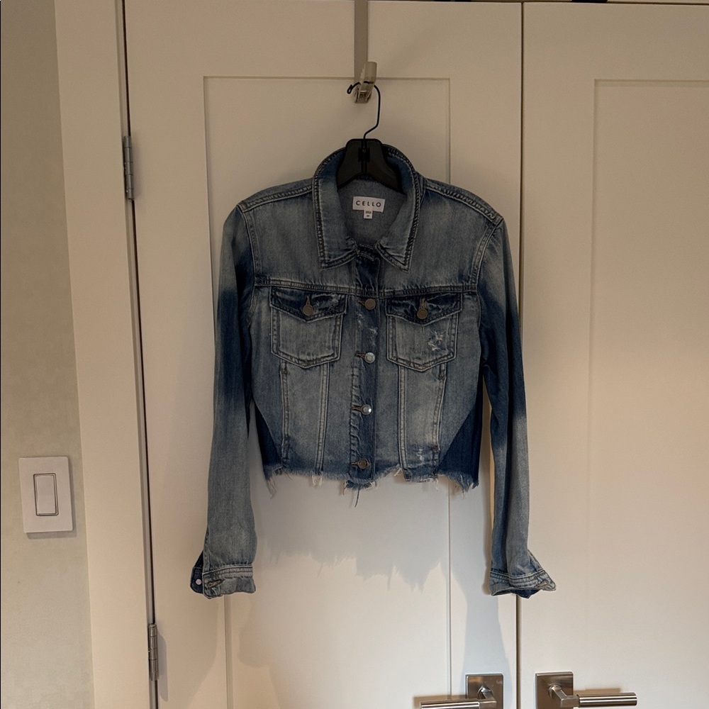 New unworn cello Faded cropped Blue Jean Jacket